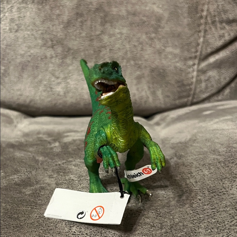 NWT Schleich Velociraptor Green Dinosaur - Retired